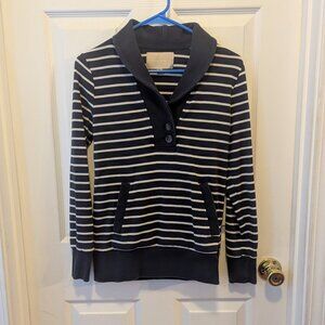 Banana Republic pull over sweater navy and white - S